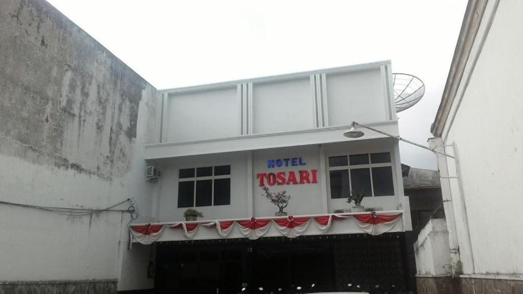Hotel Tosari Malang Buitenkant foto