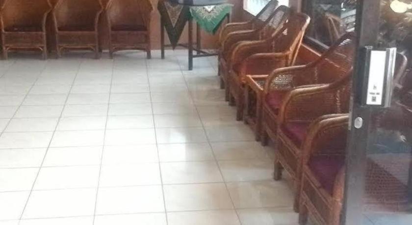 Hotel Tosari Malang Buitenkant foto