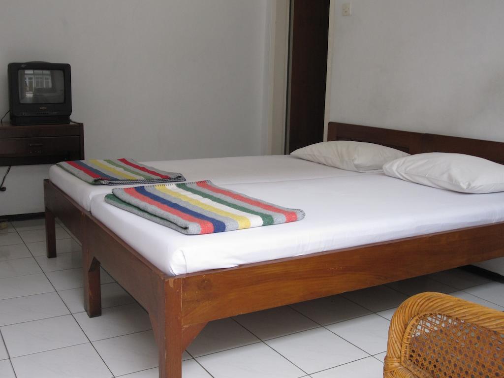 Hotel Tosari Malang Kamer foto